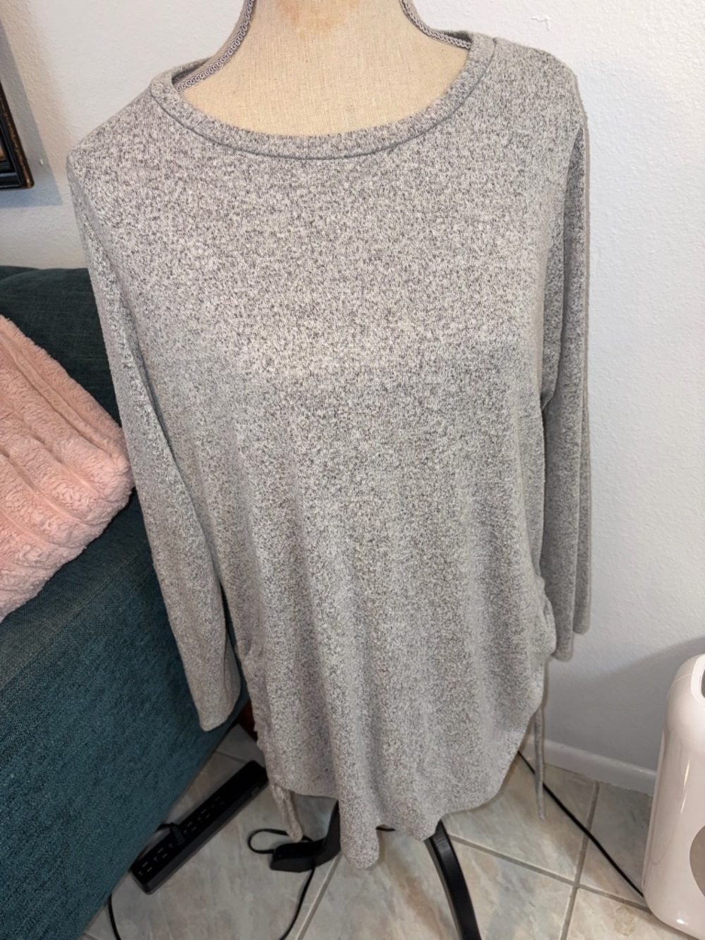 Women’s 2X Ragdoll Light Grey Long Sleeve Top Sweater